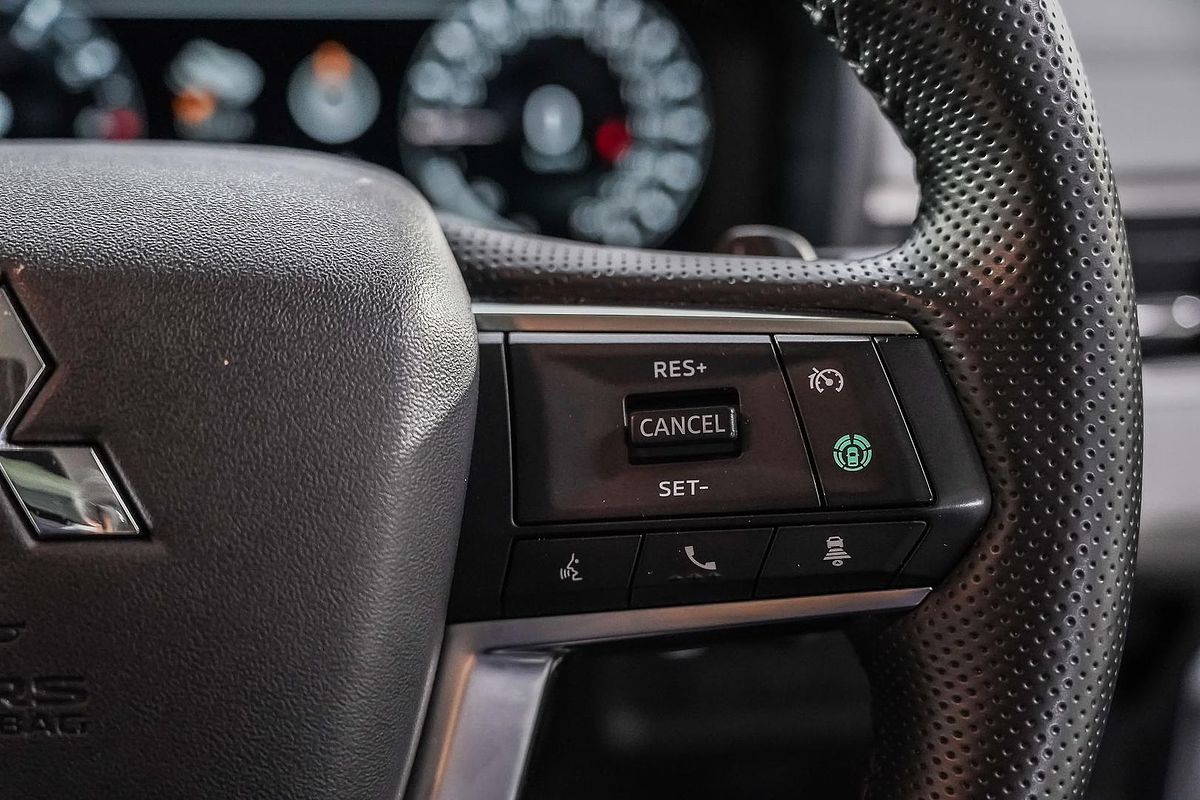 2024 Mitsubishi Outlander Exceed ZM