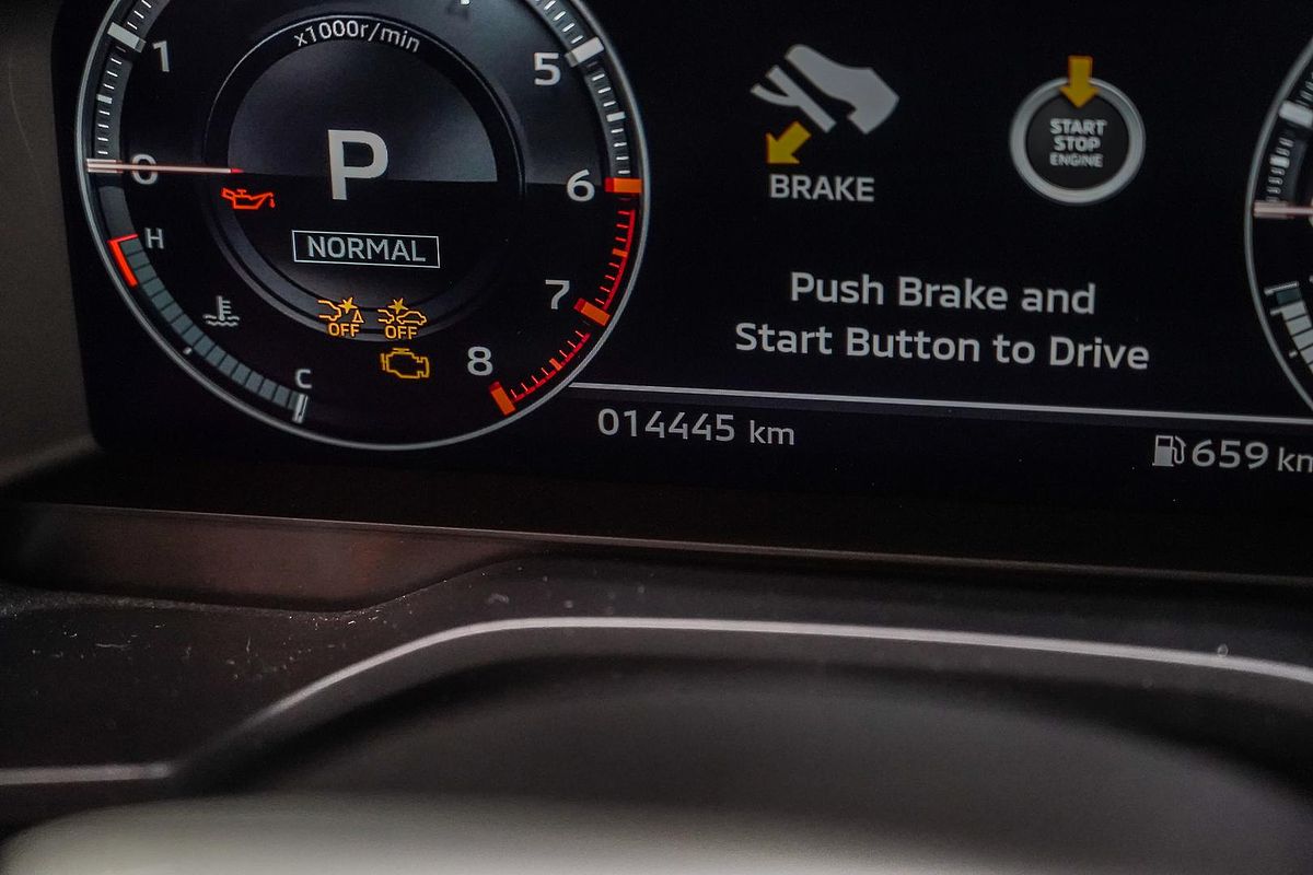 2024 Mitsubishi Outlander Exceed ZM