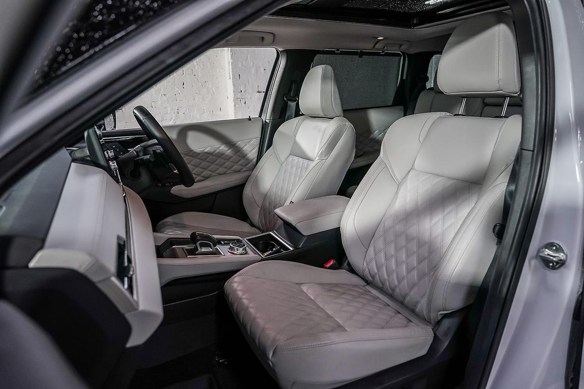 2024 Mitsubishi Outlander Exceed ZM