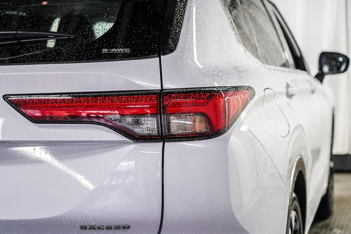 2024 Mitsubishi Outlander Exceed ZM