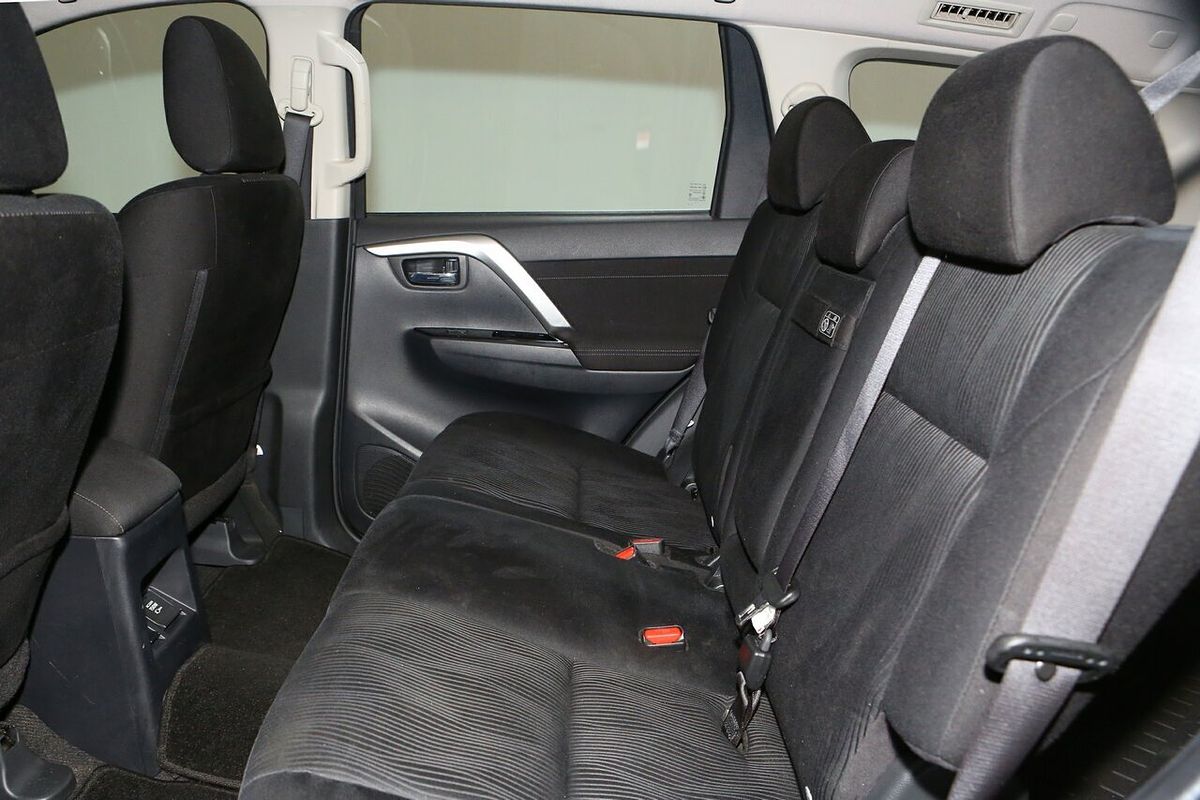 2024 Mitsubishi Pajero Sport GLX QF