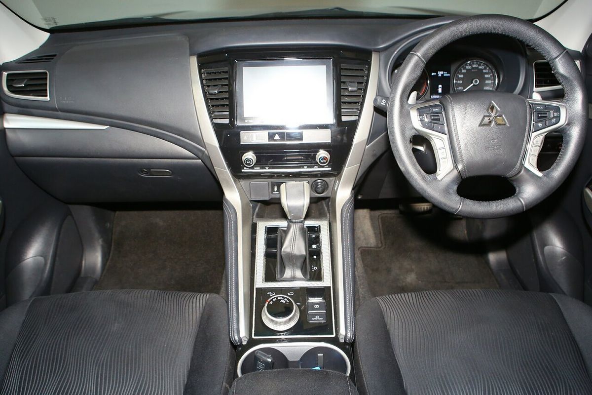 2024 Mitsubishi Pajero Sport GLX QF