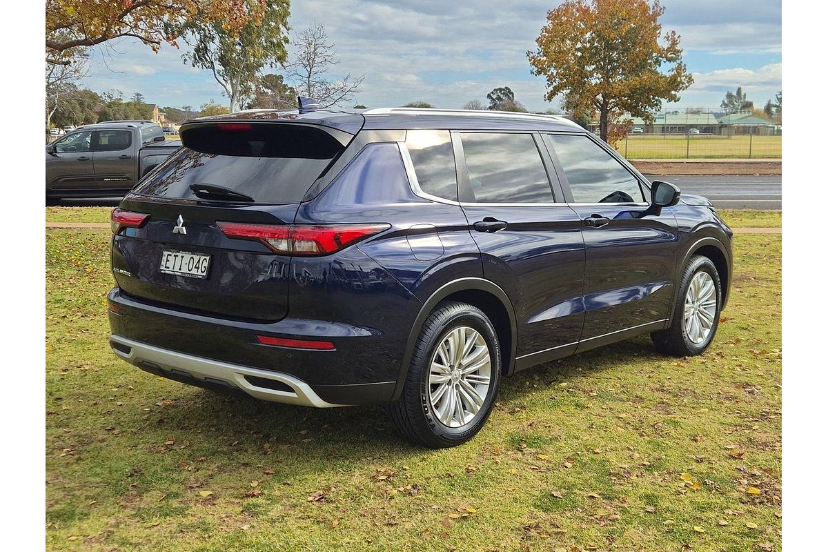 2022 Mitsubishi Outlander LS ZM