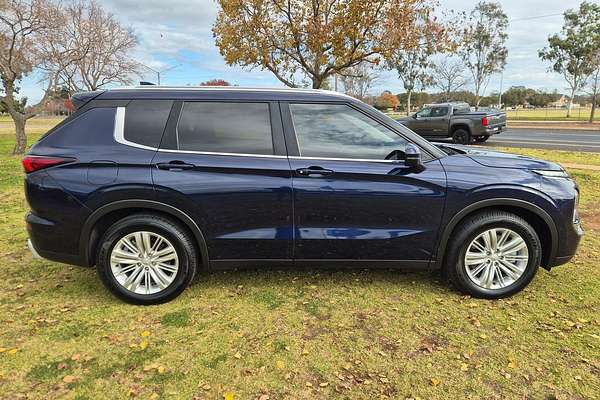 2022 Mitsubishi Outlander LS ZM