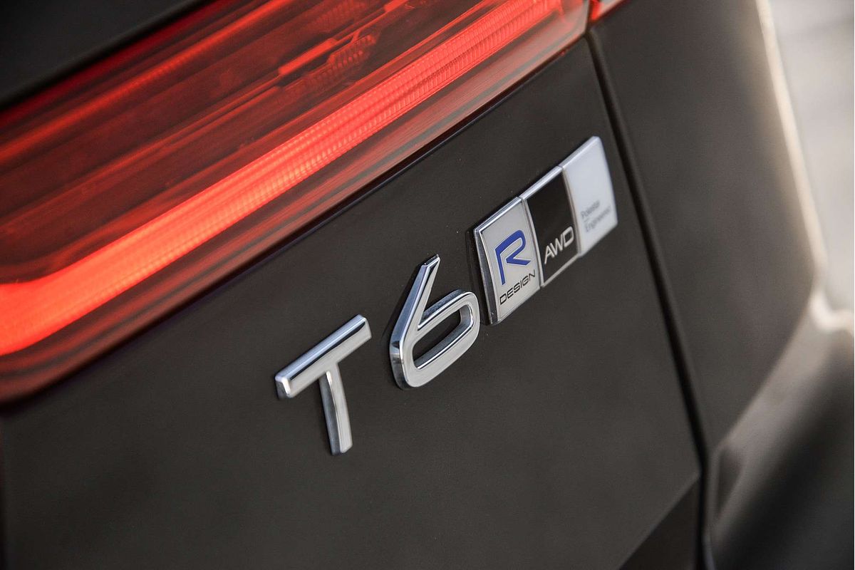 2019 Volvo XC60 T6 R-Design