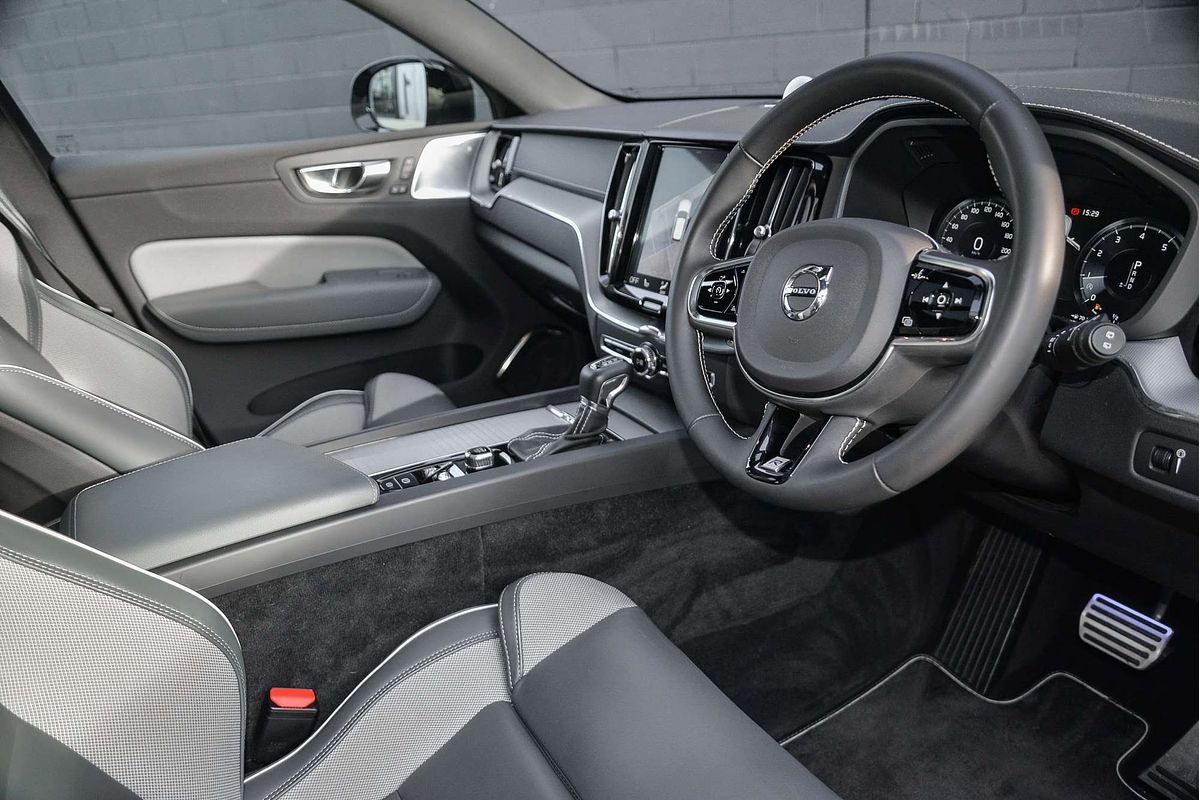2019 Volvo XC60 T6 R-Design