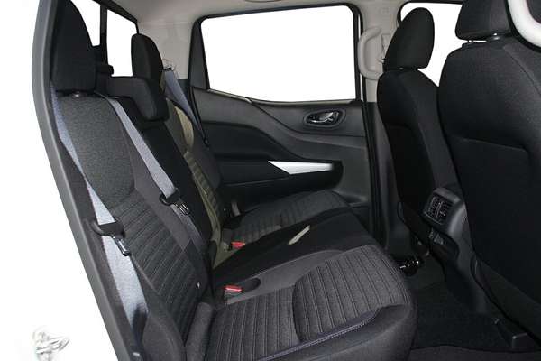 2025 Nissan Navara ST-X D23 4X4