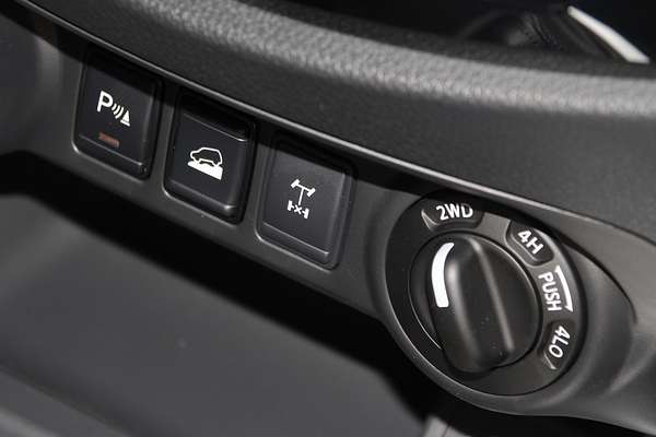 2025 Nissan Navara ST-X D23 4X4