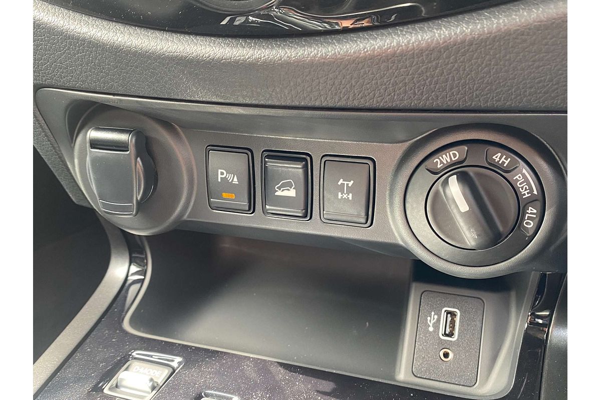 2025 Nissan Navara PRO-4X D23 4X4