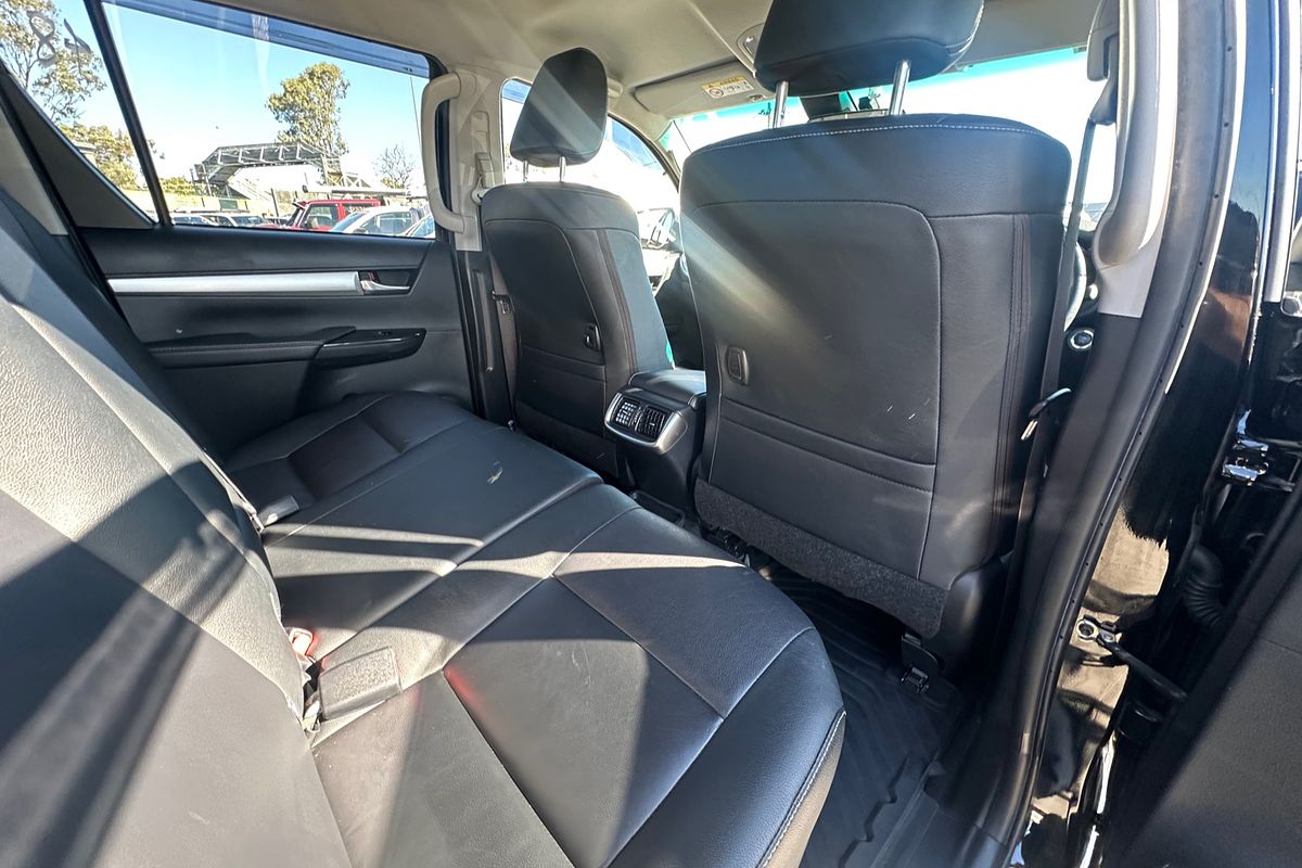 2023 Toyota Hilux SR5 GUN126R