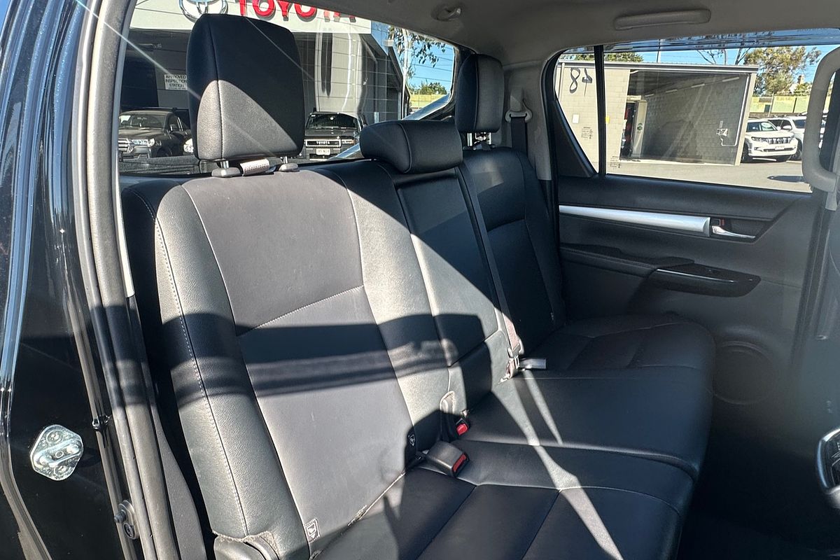 2023 Toyota Hilux SR5 GUN126R
