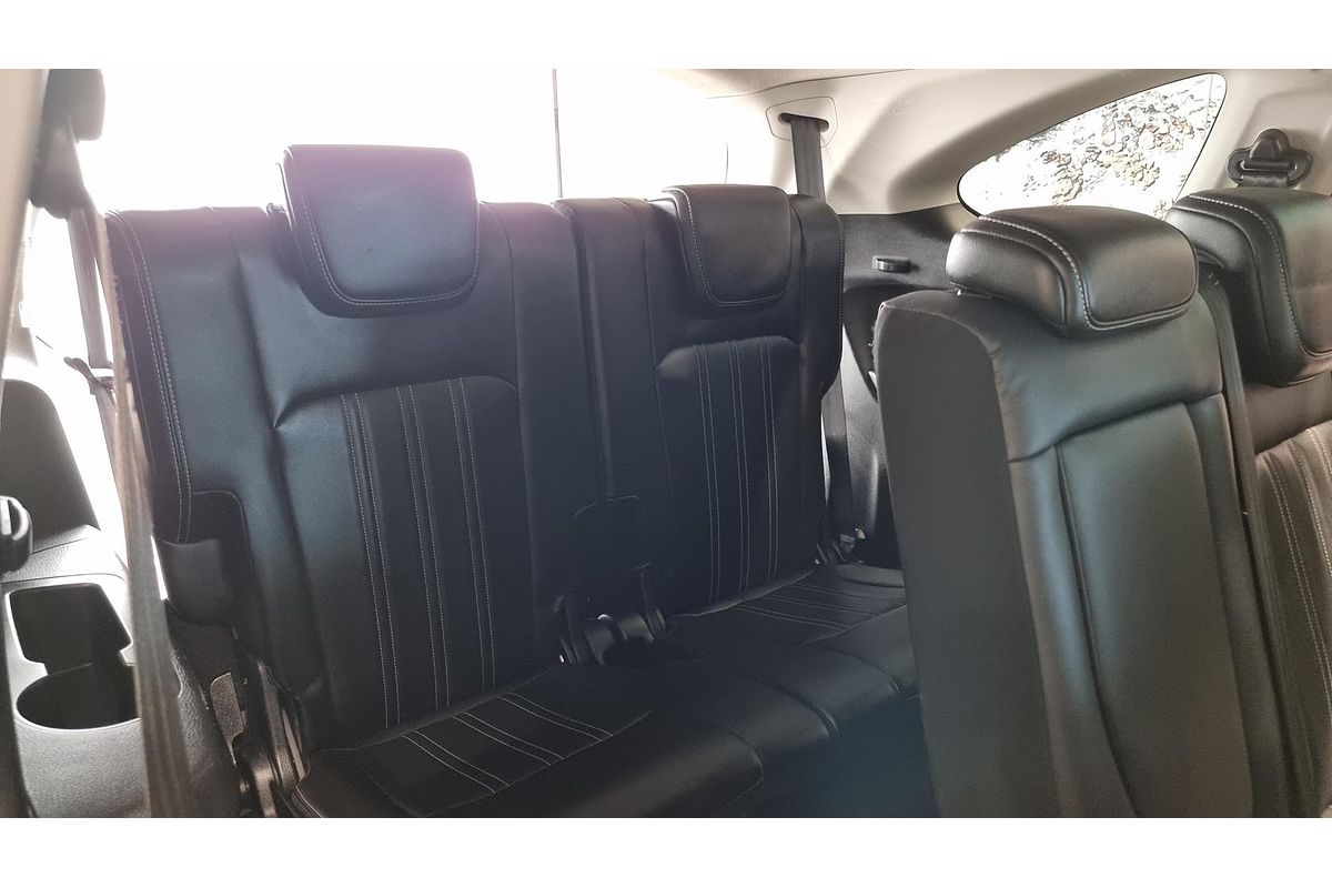 2023 Isuzu MU-X LS-T