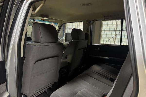 2012 Nissan Patrol ST GU 7