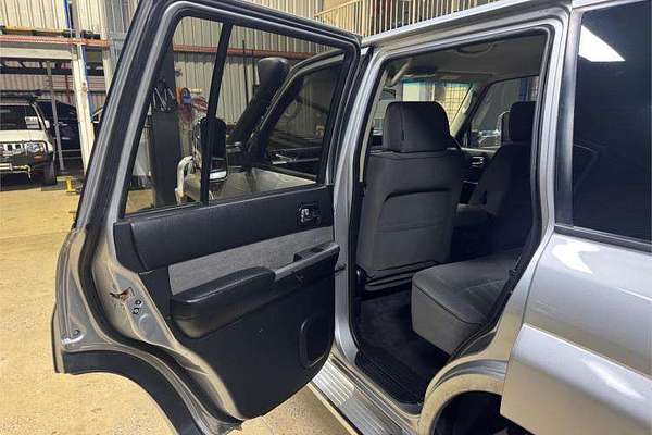 2012 Nissan Patrol ST GU 7