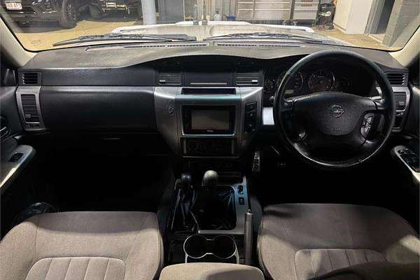 2012 Nissan Patrol ST GU 7