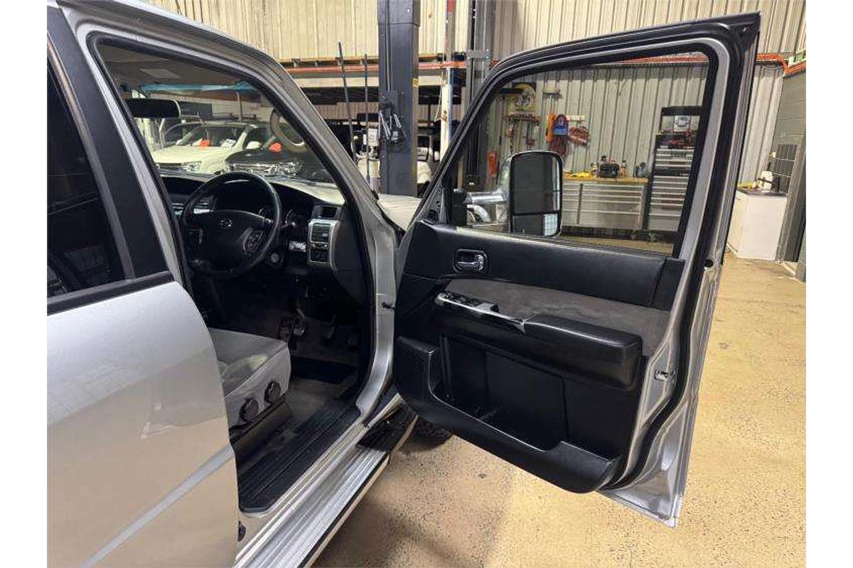 2012 Nissan Patrol ST GU 7
