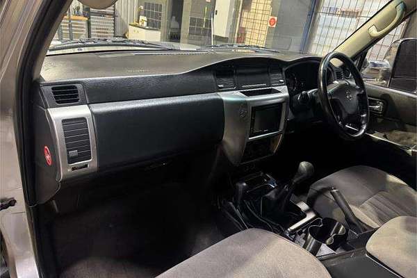 2012 Nissan Patrol ST GU 7