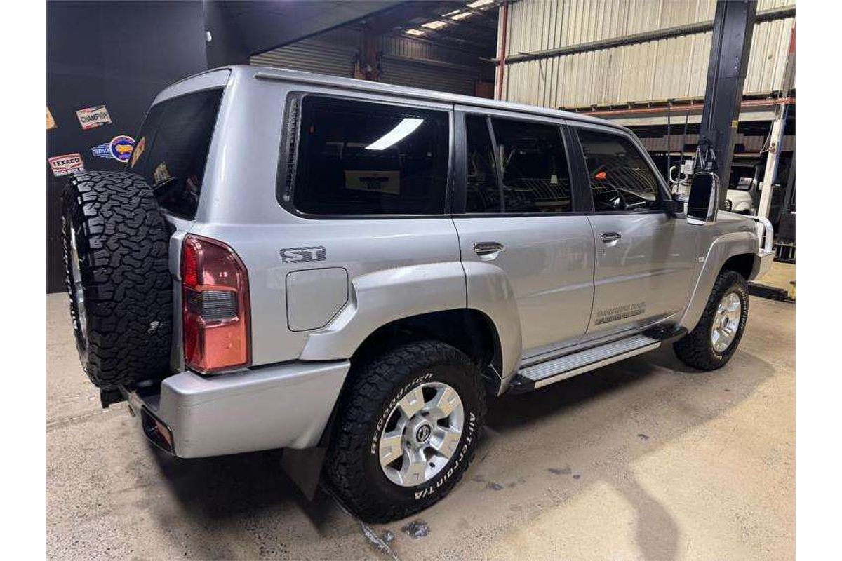 2012 Nissan Patrol ST GU 7