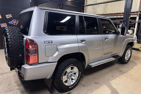 2012 Nissan Patrol ST GU 7