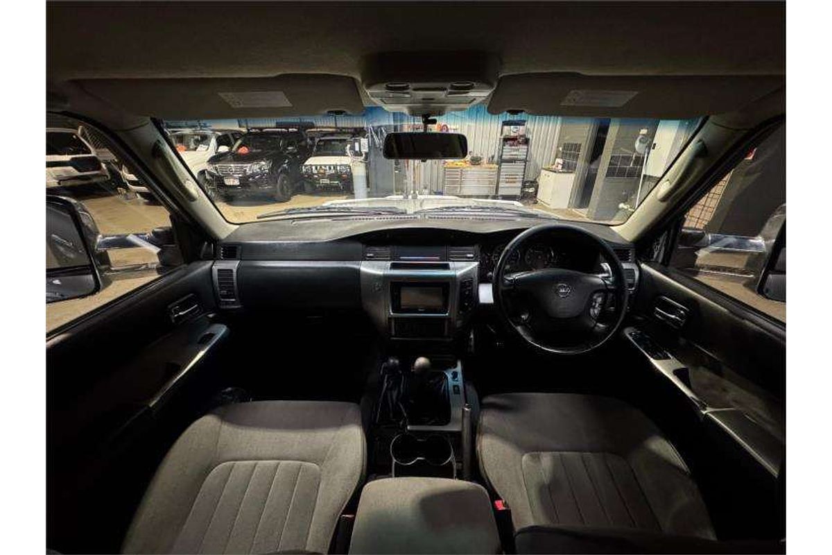 2012 Nissan Patrol ST GU 7