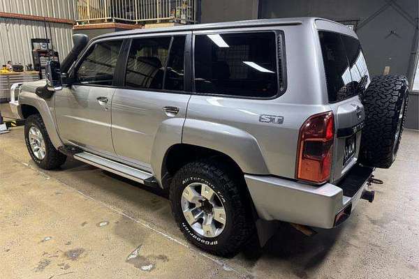 2012 Nissan Patrol ST GU 7