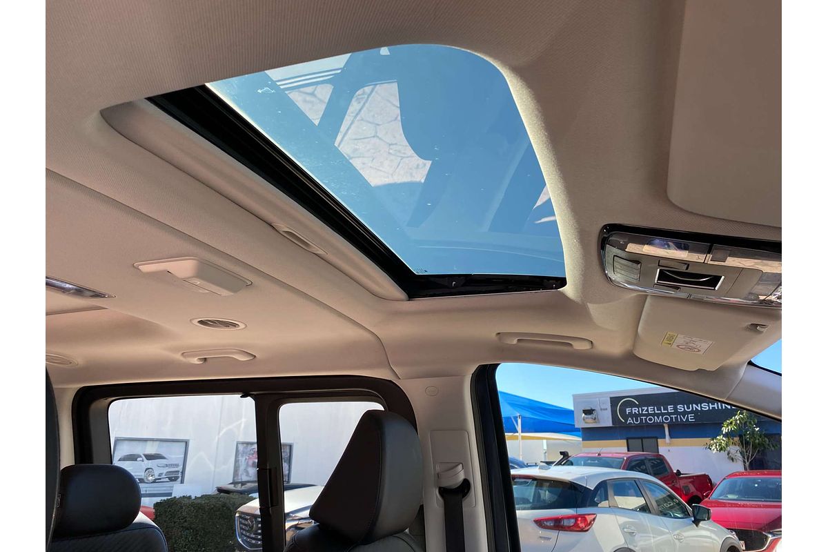 2022 Hyundai STARIA Highlander US4.V1