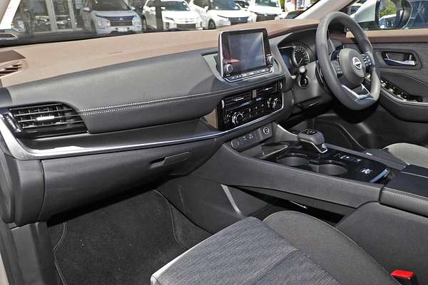 2024 Nissan X-TRAIL ST T33