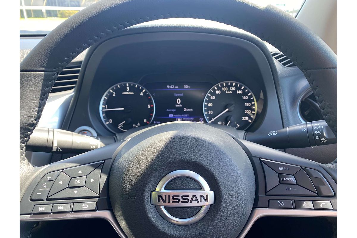 2025 Nissan Navara ST-X D23 4X4