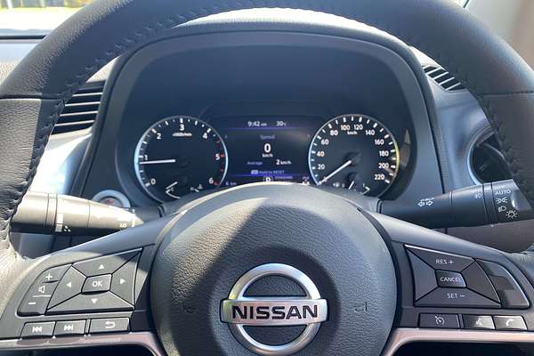 2025 Nissan Navara ST-X D23 4X4