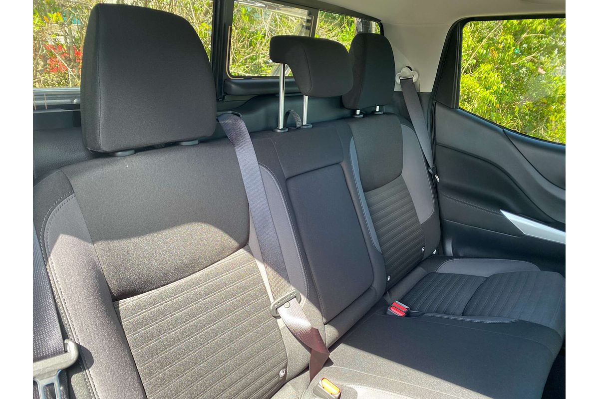 2025 Nissan Navara ST-X D23 4X4