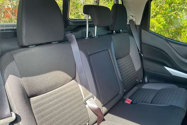 2025 Nissan Navara ST-X D23 4X4