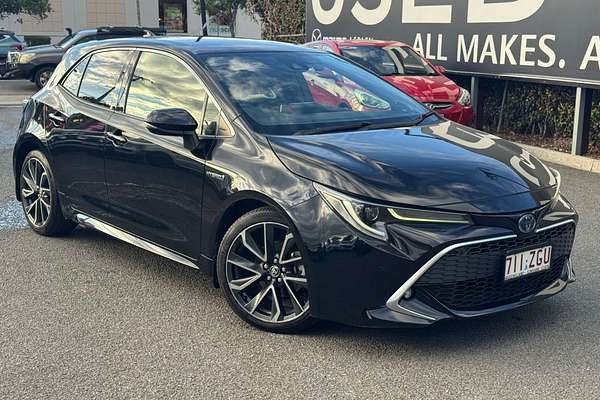 2019 Toyota Corolla ZR Hybrid ZWE211R