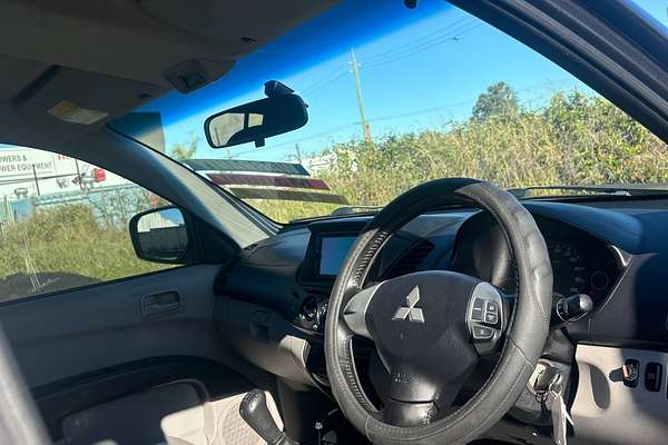 2011 Mitsubishi Triton GL-R MN 4X4