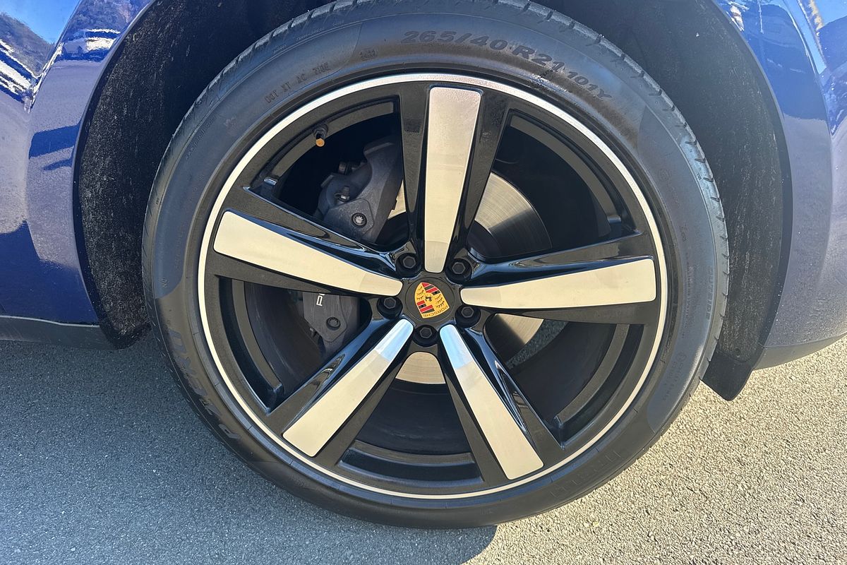 2023 Porsche Macan T 95B
