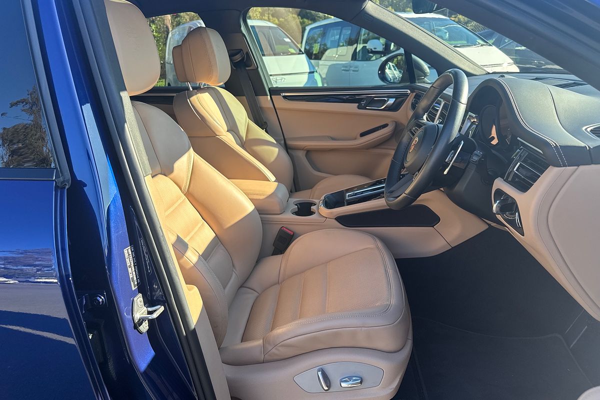2023 Porsche Macan T 95B