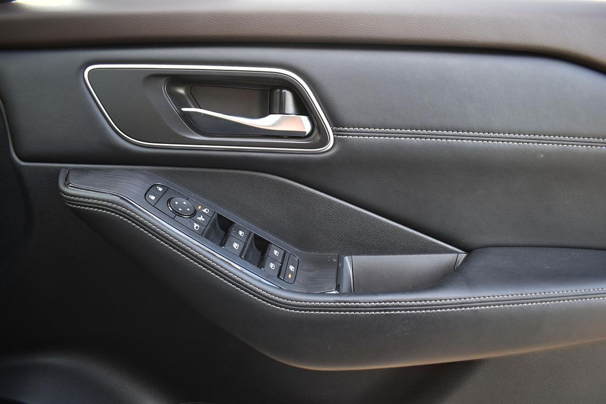 2022 Nissan X-TRAIL ST-L T33