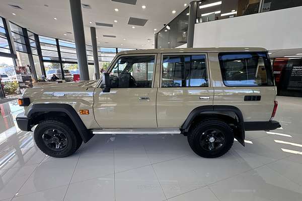 2024 Toyota Landcruiser GXL VDJL76R