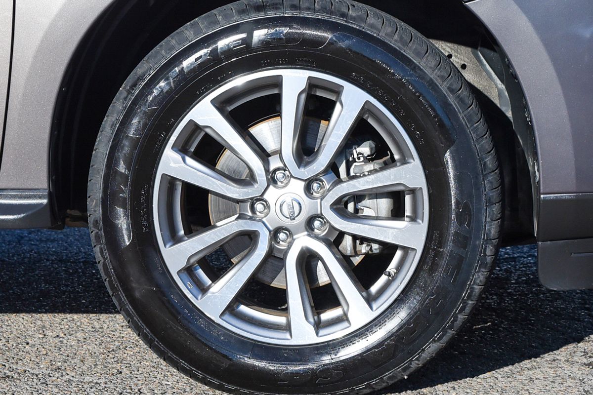 2015 Nissan PATHFINDER ST R52