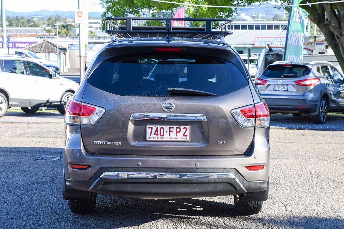 2015 Nissan PATHFINDER ST R52