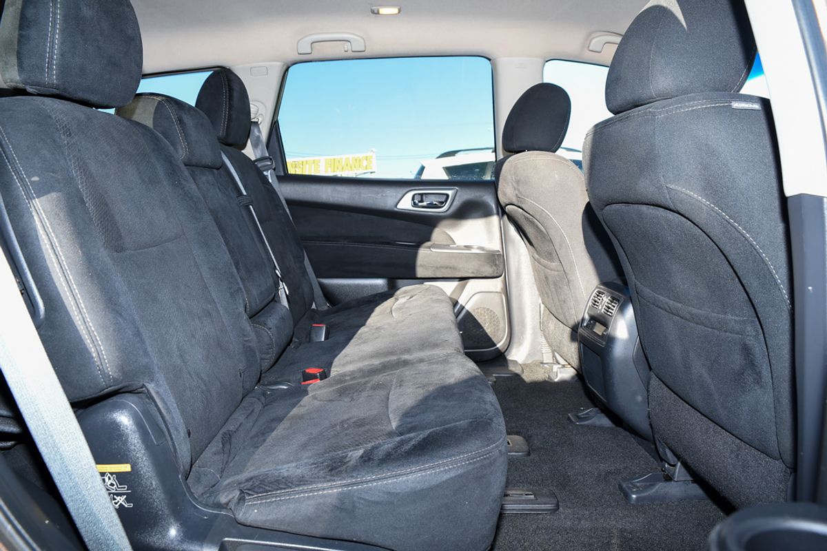 2015 Nissan PATHFINDER ST R52