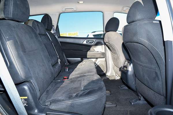 2015 Nissan PATHFINDER ST R52