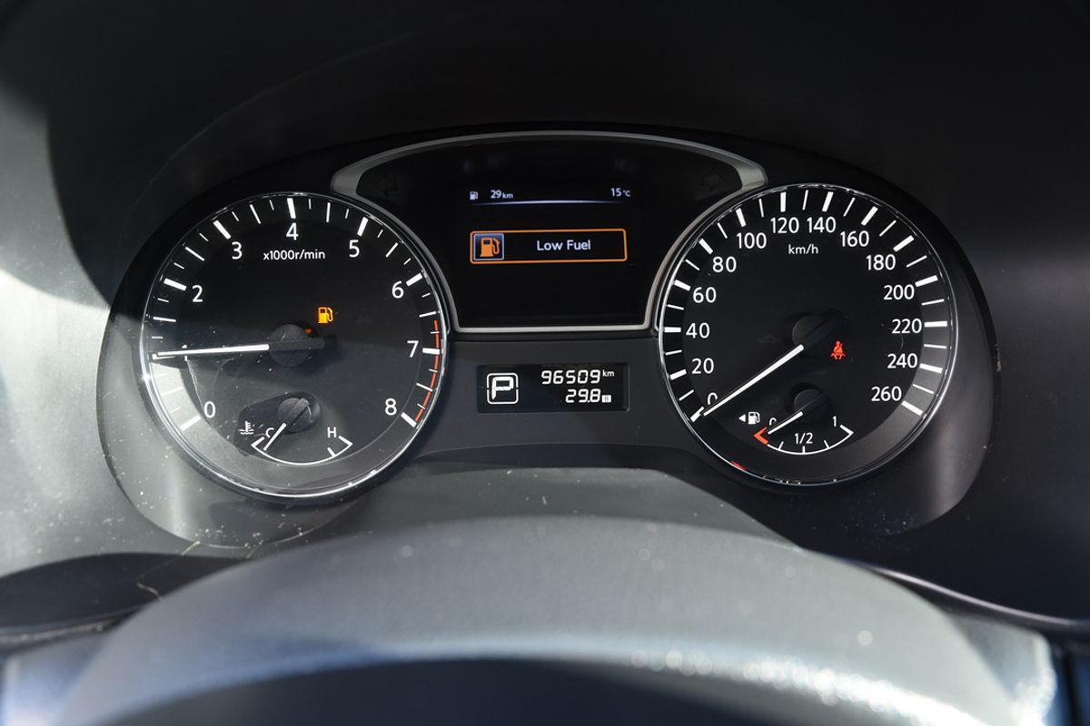 2015 Nissan PATHFINDER ST R52