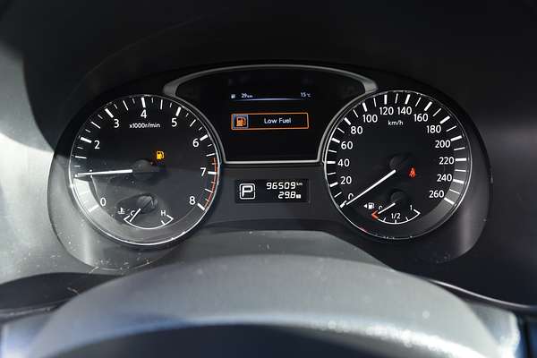 2015 Nissan PATHFINDER ST R52