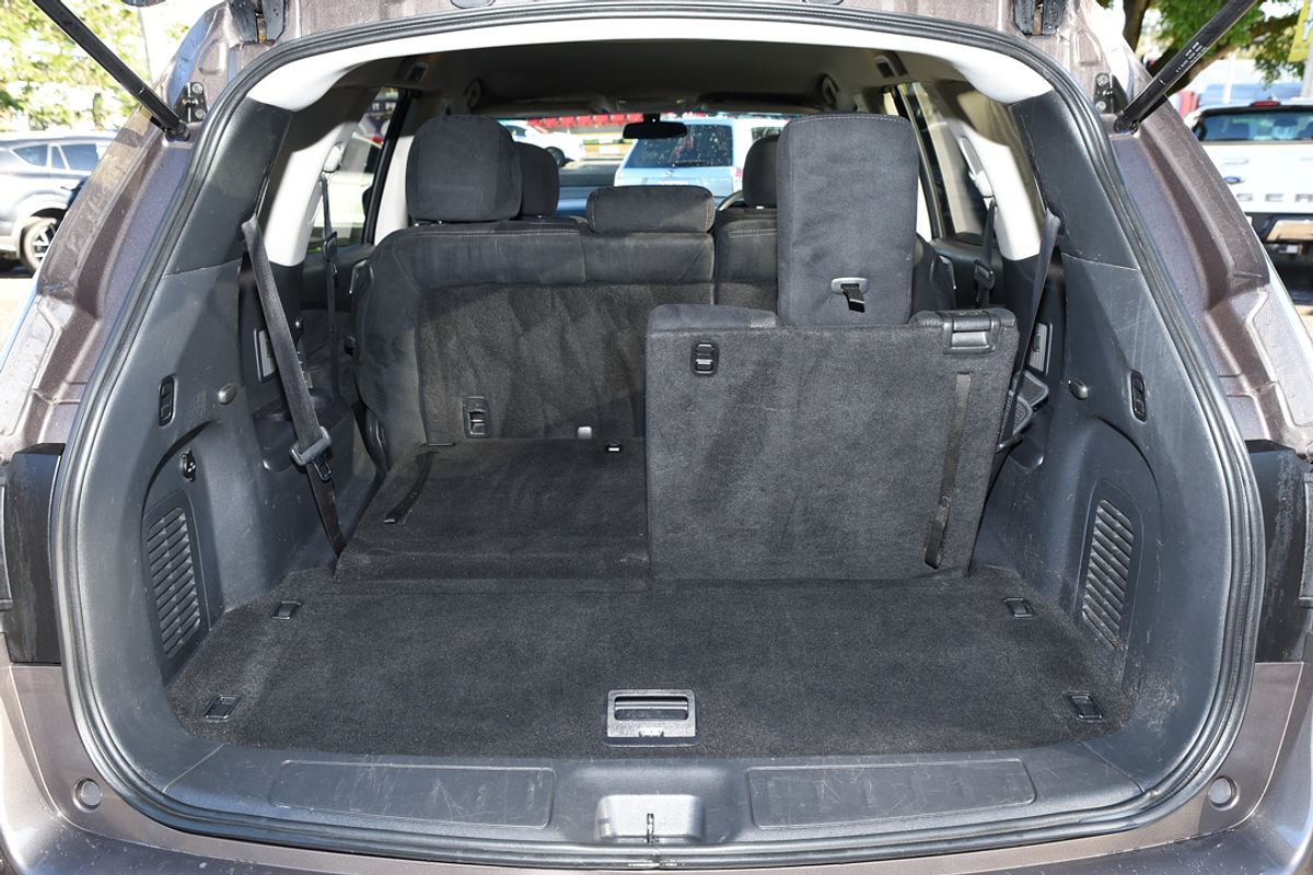 2015 Nissan PATHFINDER ST R52