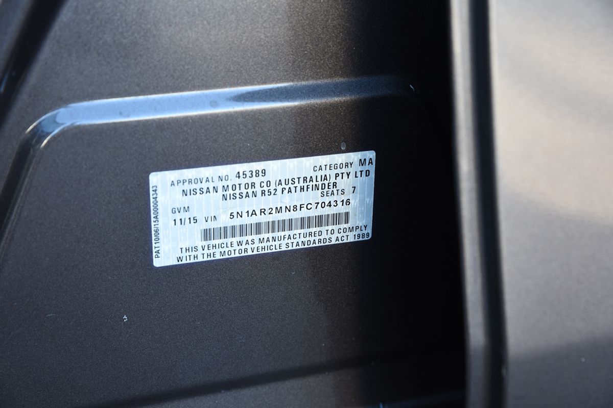 2015 Nissan PATHFINDER ST R52