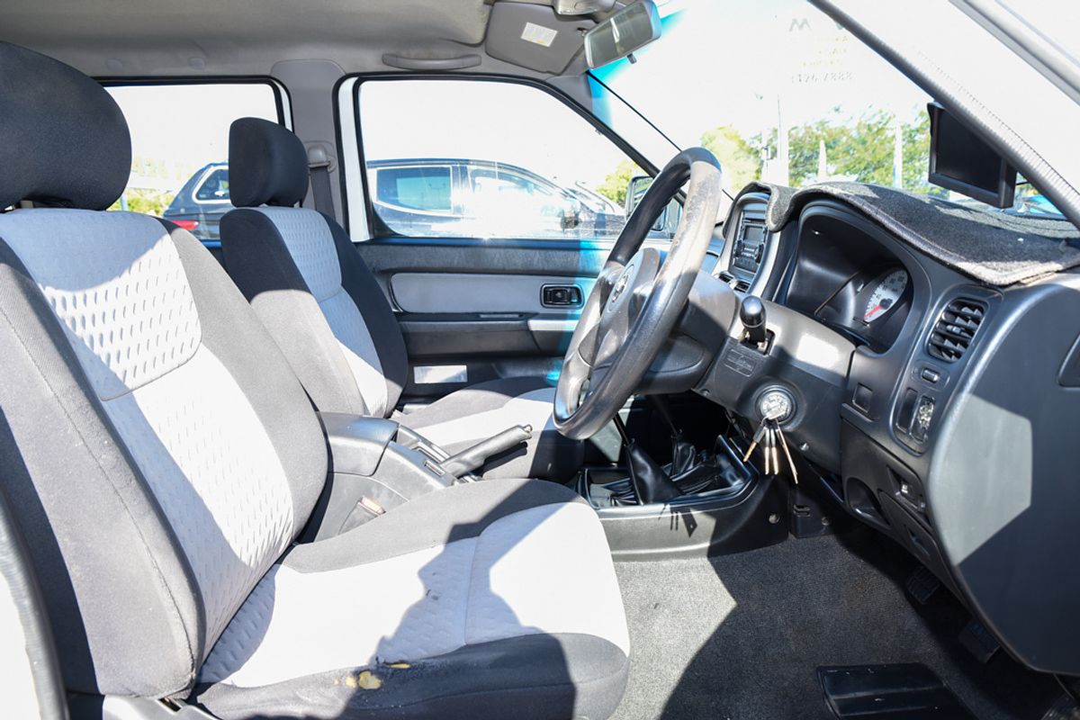 2014 Nissan NAVARA ST-R D22