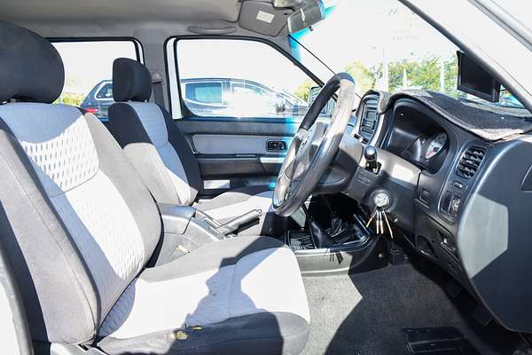 2014 Nissan NAVARA ST-R D22