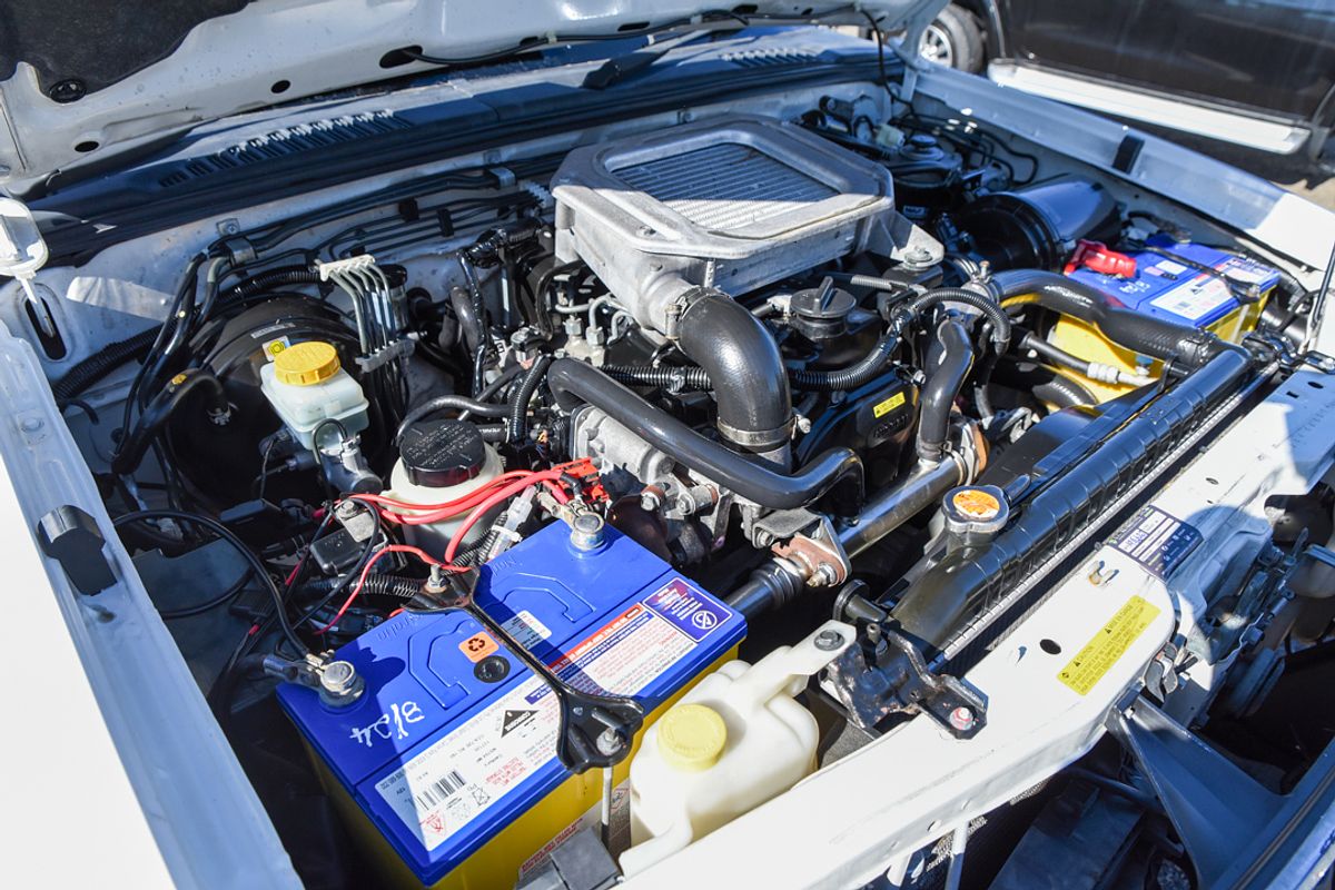 2014 Nissan NAVARA ST-R D22