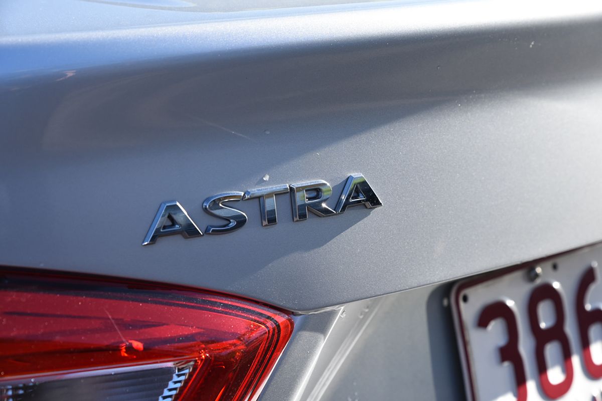2018 Holden ASTRA LS BL