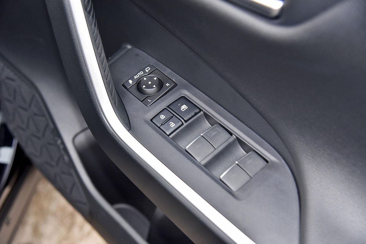 2024 Toyota RAV4 Edge AXAH54R